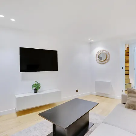 Beautiful 2 Bdr Duplex In פריז