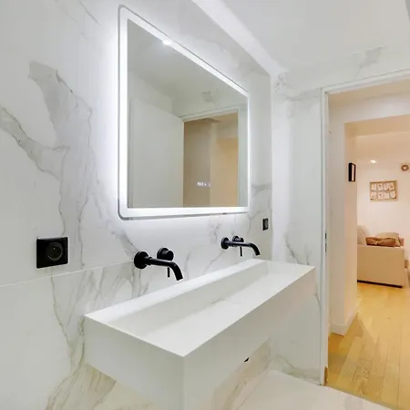 Beautiful 2 Bdr Duplex In * Παρίσι