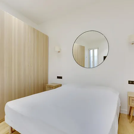 Beautiful 2 Bdr Duplex In דירה *