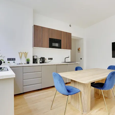 Beautiful 2 Bdr Duplex In *
